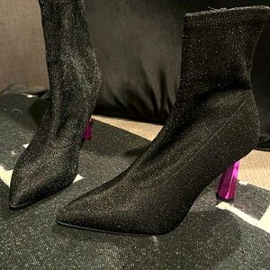 Betsy Johnson sparkle booties-black & magenta sz. 8.5